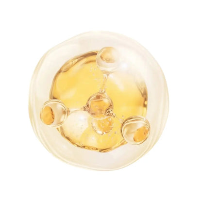 Lightweight serum texture of Celimax Retinal Shot Tightening Booster – smooth and fast-absorbing formula